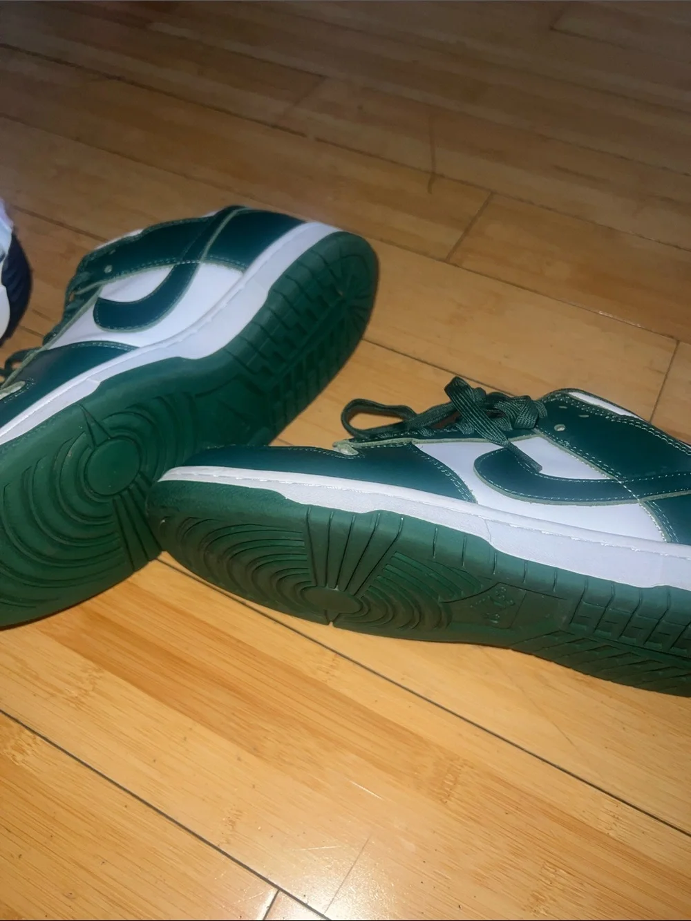 Nike Low-Top Sneakers in Green and White